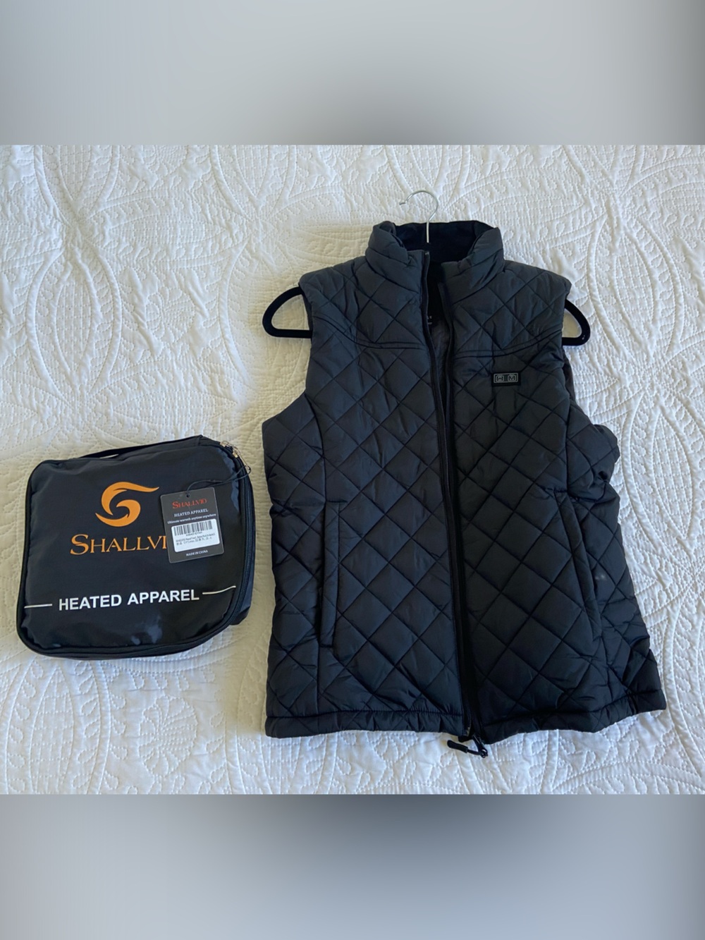 Heated Quilted Vest for Women in Black. NEW.